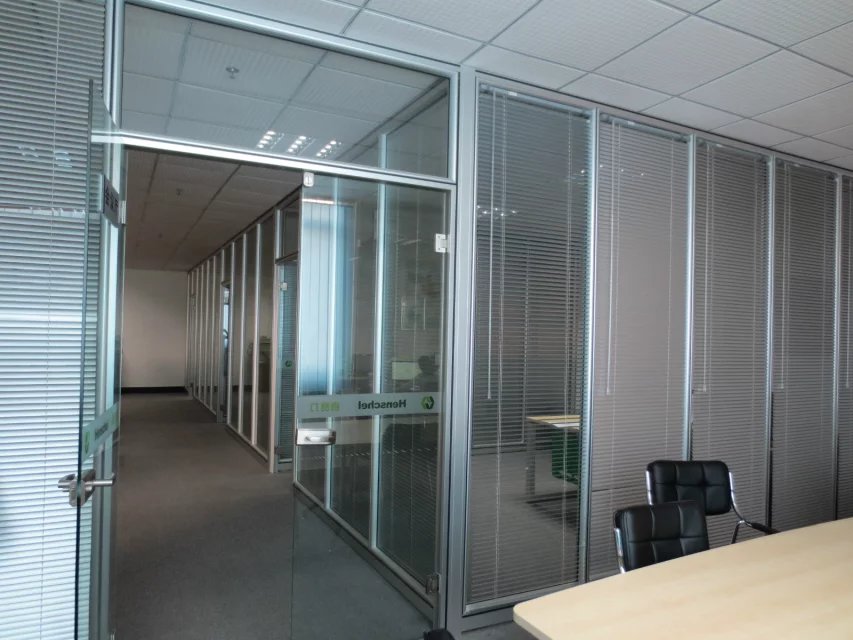 83款隔斷墻 高隔斷 辦公室隔斷 雙層百葉玻璃隔斷 隔墻 內鋼外鋁等型材批發